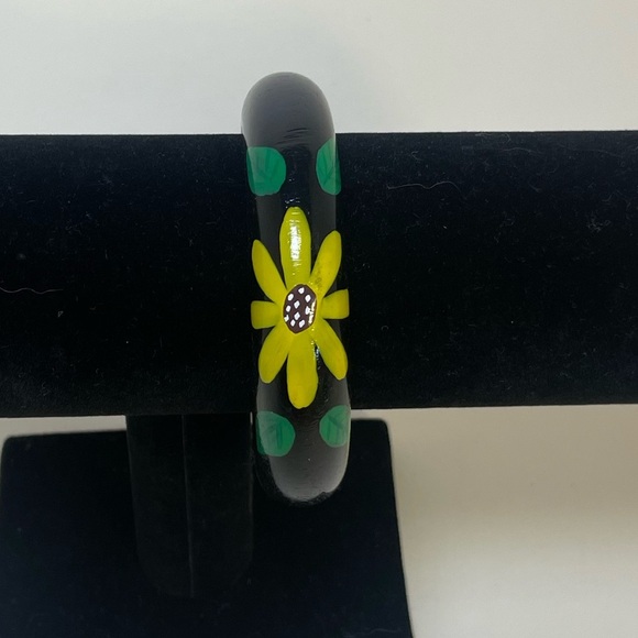 Vintage Floral Black and Yellow Wooden Bangle Bracelet - Picture 3 of 8